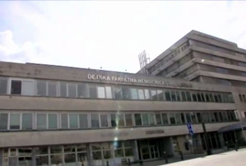 Otec 5-ročného Maxima má hlavu v smútku. Onkológ mu predpísal liek, ktorý údajne nie je dostupný