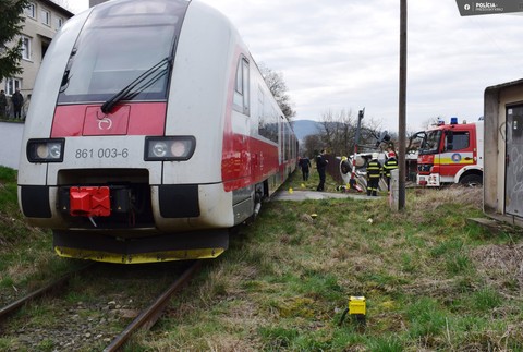 Zrážka auta s vlakom