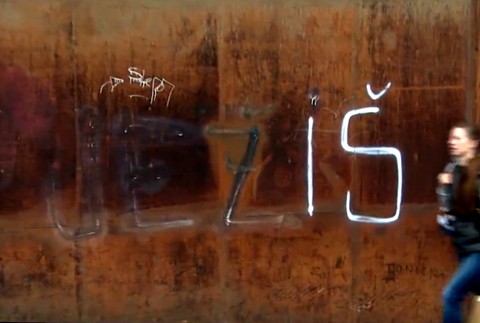 Prejav viery alebo vandalizmus. Metrový Ježiš bije do očí obyvateľov Žiliny