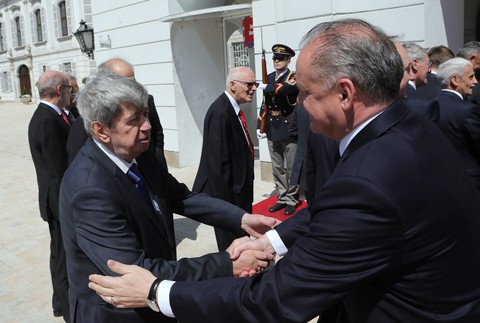 Obed v prezidentskom paláci pri príležitosti 15. výročia v EÚ