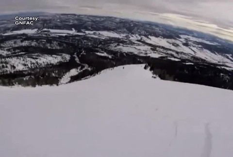 [multi] Skialpinista spustil v horách lavínu. Nebola to však náhoda 781