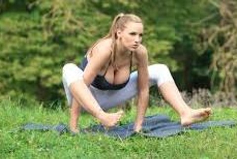 Joga_Jordan Carver_2