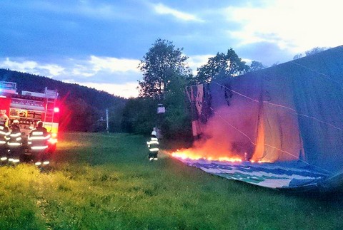 hasiči hasia plachtu balónu