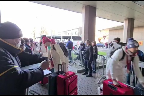 [multi] Prišli do hotela 181