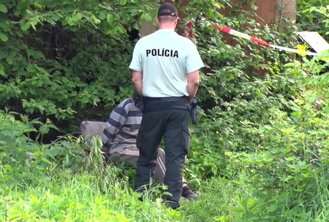 [multi] Dráma v Handlovej. Muž bodol ženu do krku 484