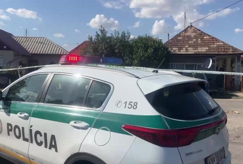 [multi] Osoba bez známok života v dome v Komárne 776