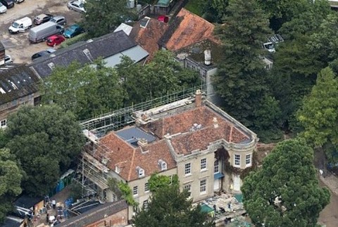 Sídlo Clooneyovcov 3