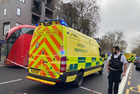 Londýn - auto narazilo do ľudí