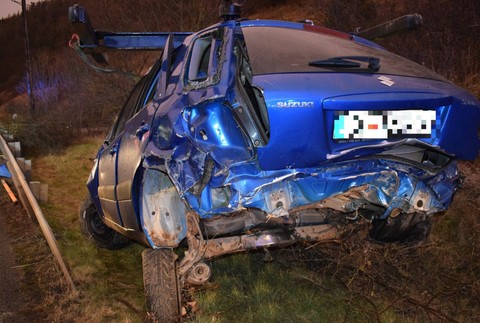 Opitý vodič prežil pád z desaťmetrovej výšky