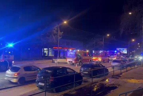 [multi] Na kramároch zasahujú hasiči 3542