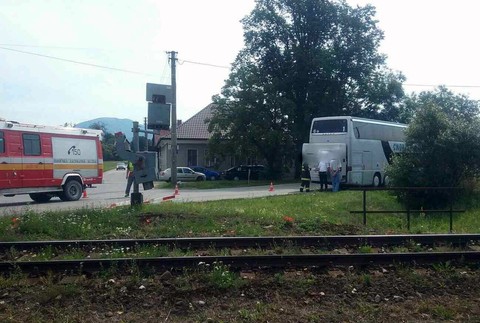 Autobus prerazil závory na priecestí 2