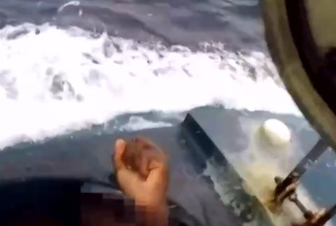 VIDEO: Dramatické zábery zo zásahu proti pašerákom. Na palube ponorky mali 8 ton kokaínu