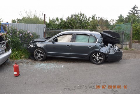 Zrážka vlaku a auta 