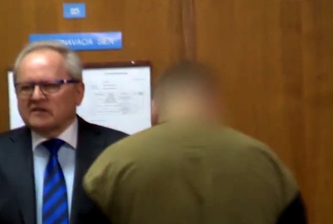 Bitka pre fľašu alebo preberanie z delíria? Mladík skončil v bezvedomí v nemocnici