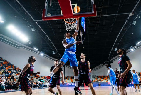 20260106BASKET_SLOVAN_KOMARNO_11183692