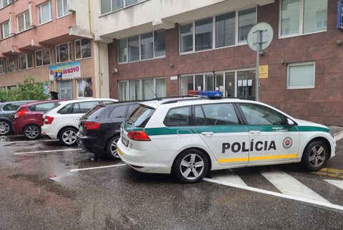 Na deti v škôlke padla omietka