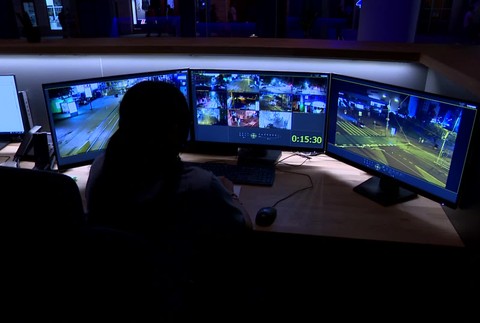 [multi] policajti 498