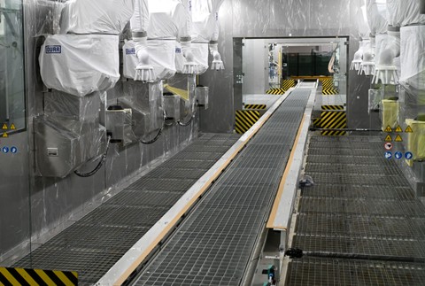 Závod Volvo pri Košiciach prijal 1000 zamestnancov a spustil prvú pracovnú zmenu