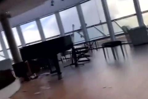 VIDEO: Nórska dráma na mori. Z výletnej lode museli evakuovať stovky ľudí