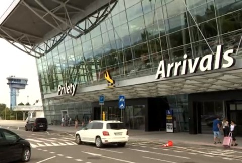 Privatizácia alebo prenájom? Bratislavské letisko by malo prejsť do cudzích rúk