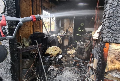 V obci pri Komárne vybuchol stánok s rýchlym občerstvením.