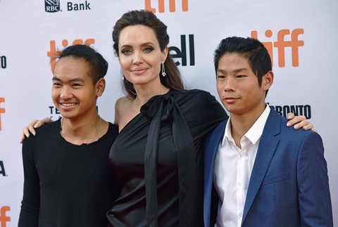 Angelina Jolie so synmi 