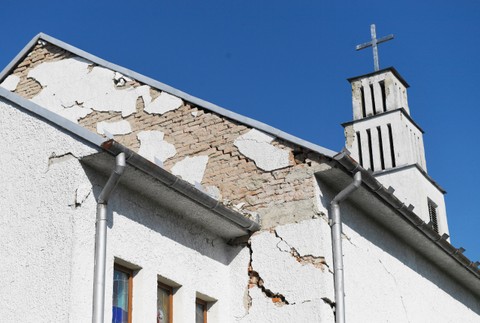 nižná sitnica zemetrasenie škody (2)