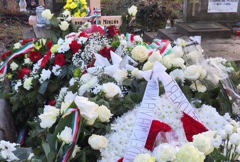 Politika Miklósa Duraya pochovali v rodnom Lučenci