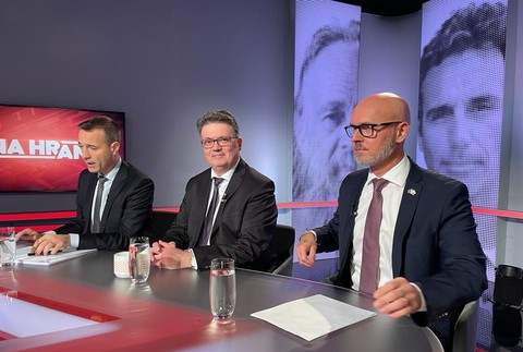 7d7d5e05-e993-405b-a40e-57389d7a496a 2