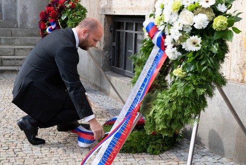 Predstavitelia štátu si v Bratislave pripomenuli výročie okupácie Československa