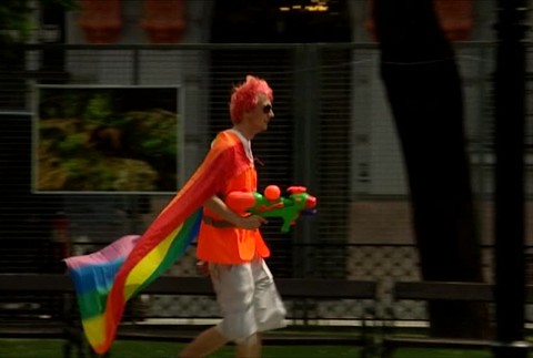 Dúhovo či tradične. Politici sa k pochodom stavajú vlažne