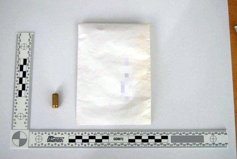 Desivá pošta. Žena dostala v obálke výhražný list s nábojom