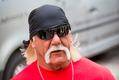Bývalý wrestler, herec Hulk Hogan má na konte tiež dospelácke video, ktoré nakrútil na staré kolená