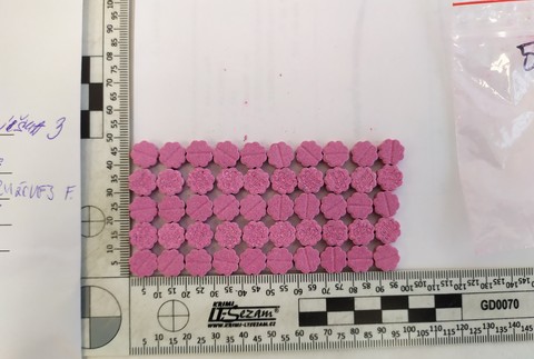 Inšpekcia obvinila policajta pre predaj marihuany a extázy