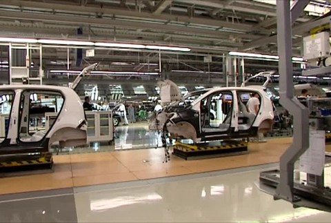 Zlé správy pre automobilky. Záujem o kúpu klesá