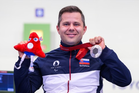 2024109_para_pariz_den4_35069285