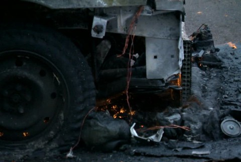 Horiace auto v smere na Kolibu859