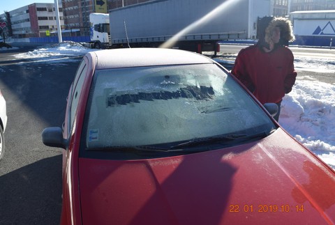 Takto "maskovaný" išiel na cesty: Veď ta to iba na pumpu!