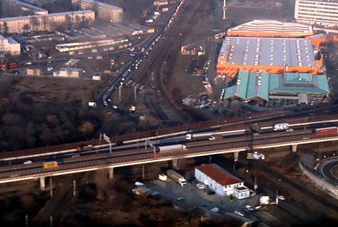 Bratislava prežila prvé ráno dopravných obmedzení. Kolóny neboli dlhšie ako zvyčajne, tvrdí primátor