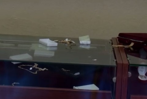 Neznámi zamaskovaní muži prepadli v Námestove zlatníctvo