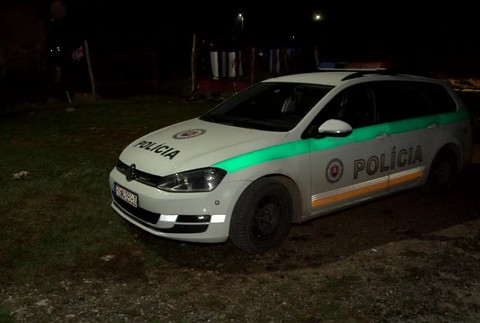 Otec hodil o zem dvojročného syna. Utrpel vážne zranenia hlavy6261