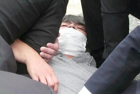 [multi] podozrivy y vrazdy abeho 2003