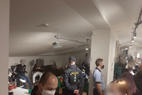 Nelegálna párty v hlavnom meste Praha
