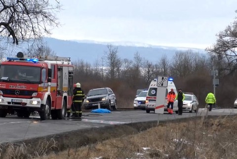 Tragická nehoda na východe. Muža oživovali aj ostatní vodiči