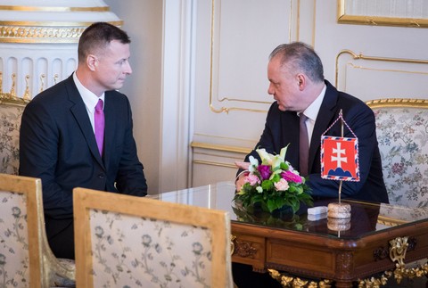 Gábor Gál prišiel do prezidentského paláca 3