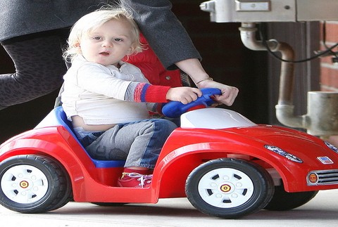 Gwen Stefani s deťmi na ihrisku