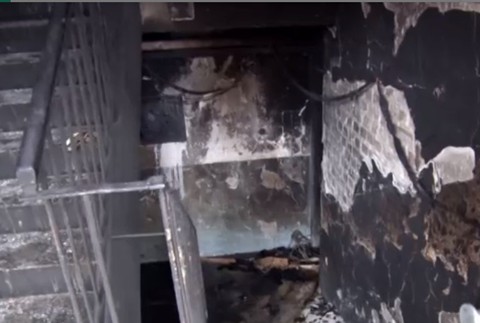 V pivnici paneláku vypukol požiar. Ľudia vyskakovali z okien