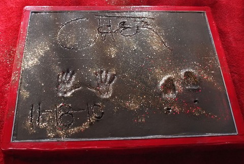 Kameň v Hollywoode, kde má Cher odtlačky