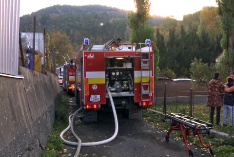 [multi] Muž (55) podpálil dom, kde žije s manželkou. Potom sa pokúsil siahnuť si na život 2389