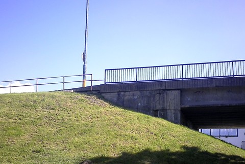 Petržalka Panónska cesta porušené zábradlie 2